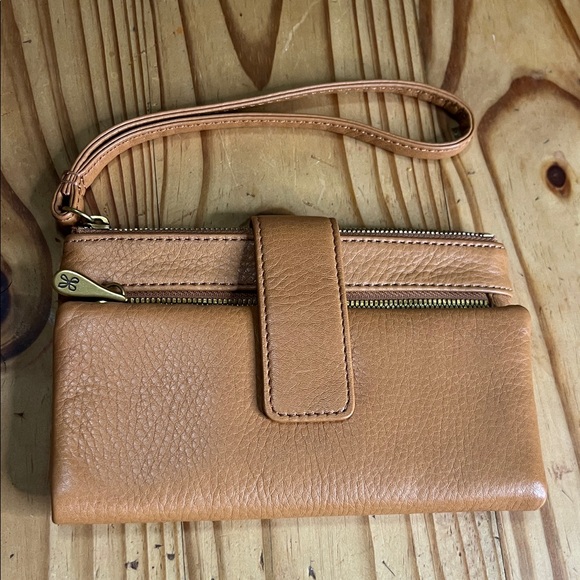 Hobo Milo Tan Leather Wristlet Clutch - Picture 3 of 10